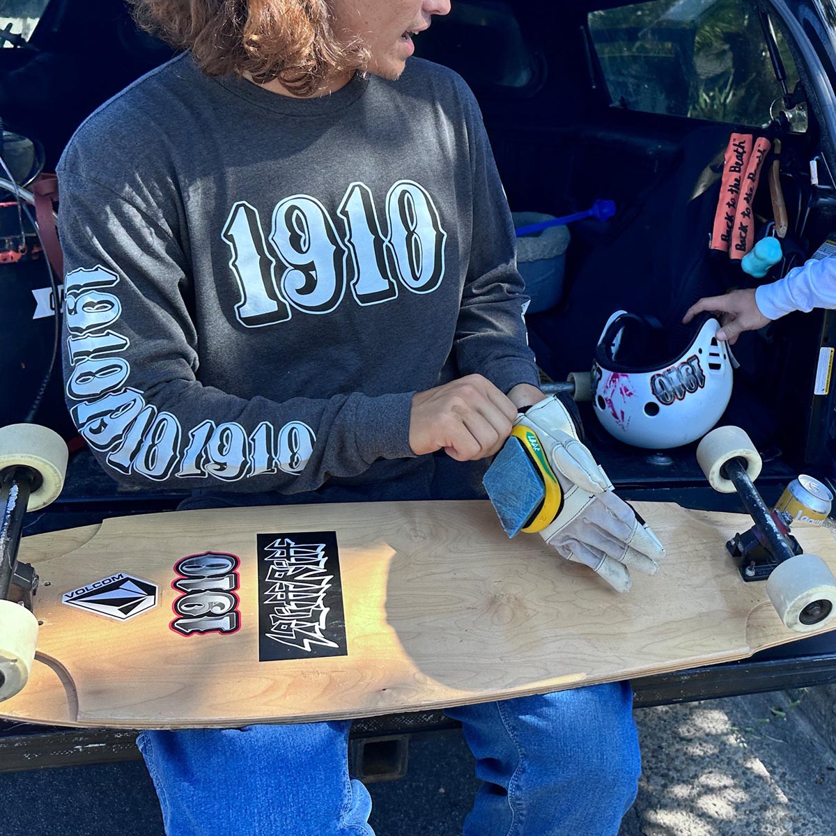 1910 OG Font Long Sleeve T-Shirt - Charcoal Heather image 3