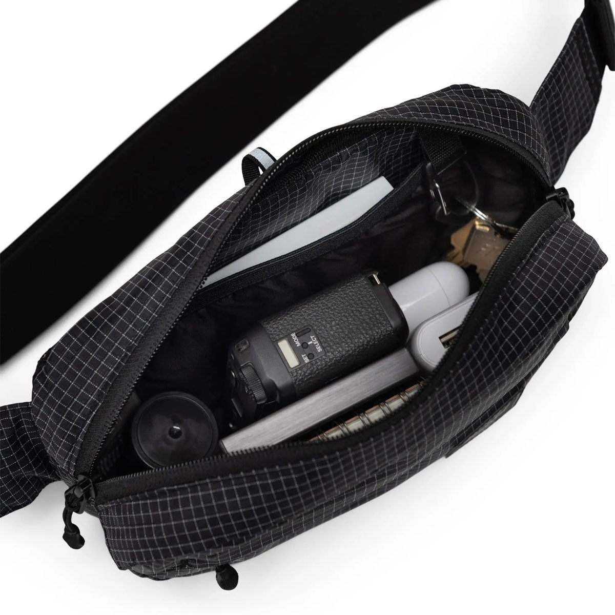 Herschel Supply Ultralight 2L Hip Pack - Black image 5