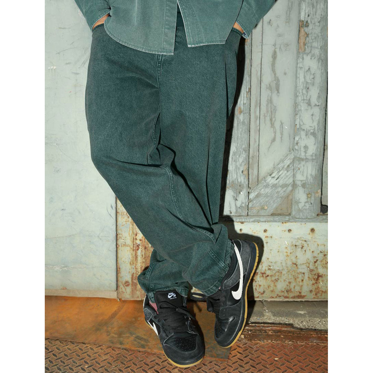 Theories Plaza Jeans - Washed Evergreen image 4